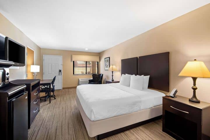 Room 5 of 24
