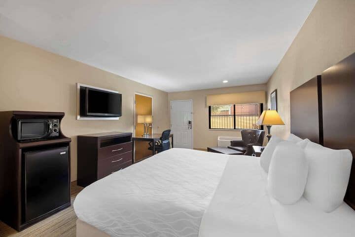 Room 8 of 24