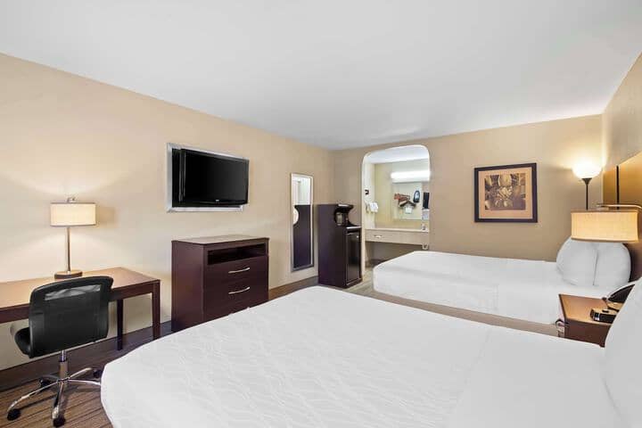 Room 12 of 24